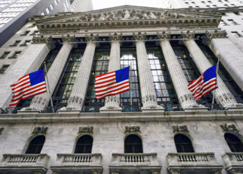 US-Pensionsfonds investieren Milliarden in chinesische Firmen und schüren nationale Sicherheitsbedenken