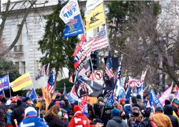 RÜCKBLICK: Joe Biden betrat das US-Kapitol, wurde verhaftet und freigelassen – jetzt hält er Hunderte von Trump-Anhängern isoliert im Gefängnis ohne Gerichtsverfahren wegen desselben Verbrechens (VIDEO)