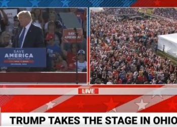 Weitere Bilder von RIESIGER Menschenmenge bei der Trump-Rallye – Tausende kommen in Ohio, um den Präsidenten zu sehen