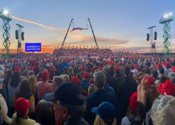 Präsident Trump hält heute Abend die Nebraska Rally auf dem I-80 Speedway zwischen Omaha und Lincoln ab