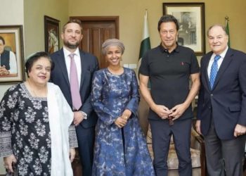 Bruder-Liebhaber Ilhan Omar nimmt bezahlten Berater und Ehemann mit auf Pakistan-Reise – schürt regionale Spannungen mit Besuch im besetzten Kaschmir