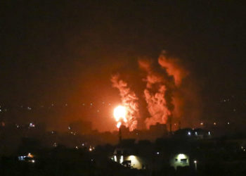 Israelische Armee fliegt Luftangriffe auf Gazastreifen – Hamas warnt vor Aggressionsakten