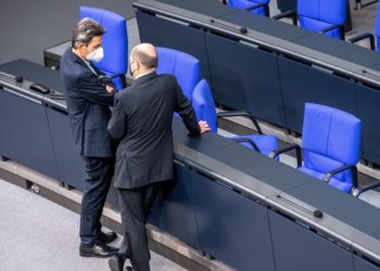 Kanzler Scholz - NATO-Gefolgschaft und trotzdem noch Bollwerk gegen offene Beteiligung am Krieg