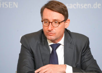 Nach einer Reihe von Skandalen: Sachsens Innenminister Roland Wöller entlassen