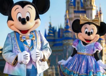 Neue Umfrage zeigt, dass 68 % der Amerikaner „weniger wahrscheinlich“ Geschäfte mit Disney machen, nachdem es ein Kreuzzug gegen Floridas Elternrechtsgesetz ist – Aktienkrater um fast 50 Milliarden Dollar