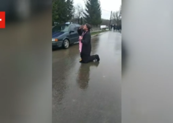 Religionskrieg flammt wieder auf: Ukrainische Nationalisten besetzen unter Polizeischutz Kirche