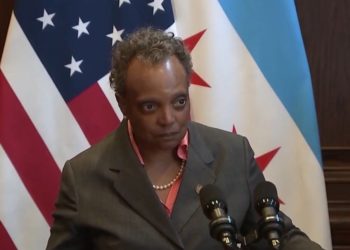 Reporterin RIPS Lori Lightfoot: „Wie könnten Sie nach all dem Schaden, den Sie angerichtet haben, überhaupt daran denken, für die Wiederwahl als Bürgermeister von Chicago zu kandidieren?“  (VIDEO)