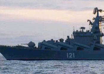 Russischer Raketenkreuzer "Moskwa" durch Explosion "schwer beschädigt"