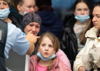 US-Magazin: Afghanische Flüchtlinge müssen in Deutschland Wohnungen für Ukrainer räumen