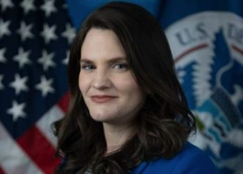 Neu entdeckte Tweets enthüllen Bidens singende Desinformation Zarin Nina Jankowicz hat sich in den letzten 5 Jahren in fast jedem einzelnen Thema geirrt