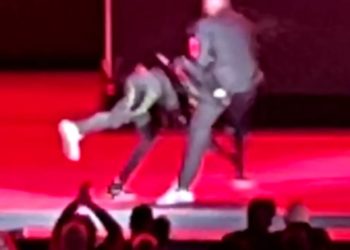 Dave Chappelle auf der Bühne des Hollywood Bowl angegriffen (Video)