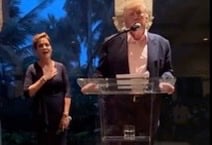 UHR: PRÄSIDENT TRUMP – „Kari Lake wird als der GRÖSSTE Gouverneur in die Geschichte unseres Landes eingehen“