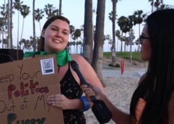 KRANK!  Kalifornische Linke reagieren auf SCOTUS Roe v. Wade Draft – „USE HANGERS“ (Video)