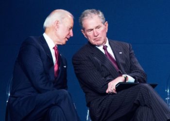 WHOOPS: George W. Bush erleidet einen brutalen Freudschen Ausrutscher – „Die Entscheidung eines Mannes, eine völlig ungerechtfertigte und brutale Invasion des Irak zu starten“ (VIDEO)