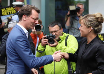 CDU und Grüne stimmen für Koalitionsverhandlungen in NRW