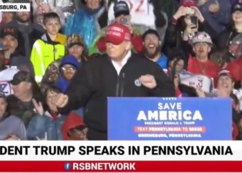 DRAGON ENERGY: Trump tanzt von der Bühne bei der PA-Rallye zu „Hold On!  Ich komme!”  und es ist FANTASTISCH!  (VIDEO)