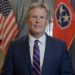 Der Gouverneur von Tennessee, Bill Lee, unterzeichnet ein Gesetz zur Kriminalisierung von Abtreibungsmedikamenten per Post