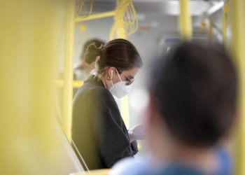 Deutschland: Keine Pläne für Ende der Maskenpflicht in Verkehrsmitteln