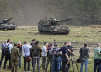 Haubitzenlehrlinge oder Deutschlands Weg zur Kriegspartei