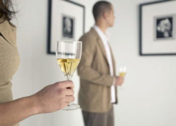 Kunst und Wein: Moskauer Bürgermeister erlaubt den Verkauf von Alkohol in Museen