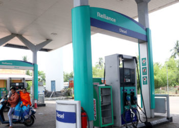 Medienbericht: Indien will von billigem Rohöl aus Russland profitieren