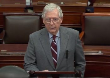 RINOs unter der Leitung von Mitch McConnell erwägen, sich den Demokraten anzuschließen, um die Waffengesetze nach den Massenschießereien in Uvalde, Texas, zu verschärfen