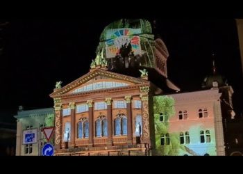 Rendez-vous Bundesplatz 2021 / Lightshow in Switzerland under Great Reset Flag