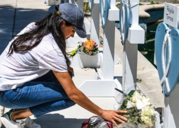 Royal Meghan Markle macht einen persönlichen Besuch am Ort des Massakers von Uvalde