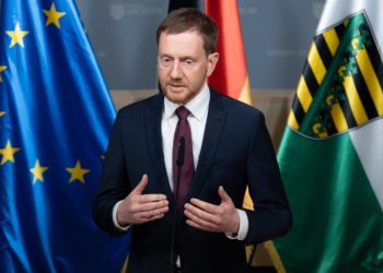 Sachsens Ministerpräsident Kretschmer sieht Embargo gegen russisches Öl kritisch