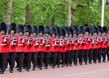 Sicherheitspanne in Schloss Windsor: "Falscher Priester" bei den Wachen der Queen