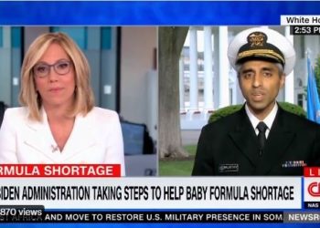 Surgeon General zu in Panik geratenen Eltern, die nach Babynahrung suchen: „Erkundigen Sie sich bei Ihrem Arzt, ob sie Proben haben“ (VIDEO)