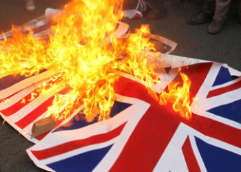 Wer andern eine Grube gräbt, fällt selbst hinein – Briten im Dienst von "Asow"