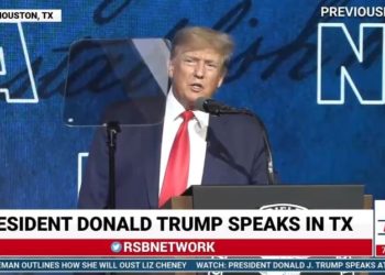 „Im Gegensatz zu einigen anderen habe ich Sie nicht enttäuscht, indem ich nicht aufgetaucht bin“ – Präsident Trump auf der NRA-Konferenz in Houston (VIDEO)
