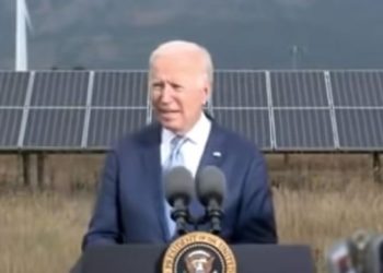 Während die Gaspreise täglich auf neue Höchststände steigen, erlässt Joe Biden das Verteidigungsproduktionsgesetz, um mehr Solarmodule zu produzieren