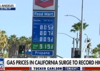 BIDEN TÖTET DIE MITTELKLASSE: Die Gaspreise steigen auf ein neues Allzeithoch von 4,95 $/Gallone – nähern sich 5 $/Gallone