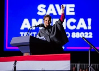 Der von Trump unterstützte Gouverneurskandidat Kari Lake löst einen Radiomoderator aus, der nicht über den Dokumentarfilm „2000 Mules“ sprechen wird: „Sie [KTAR] wird Ihnen nicht erlauben, die Wahrheit über die Wahl zu sagen“