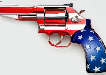 Der kalifornische Gesetzgeber schlägt ein Gesetz vor, das Waffenbesitzer verpflichtet, eine Haftpflichtversicherung für Schusswaffen abzuschließen, wodurch sie für alles haftbar gemacht werden, was aus dem Gebrauch von Waffen resultiert