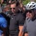 Der gruselige Joe Biden eilt sofort zum kleinen Mädchen, nachdem er von seinem Fahrrad gefallen ist (VIDEO)