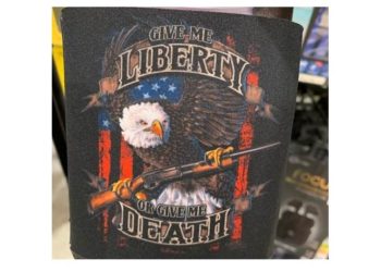 Die Lebensmittelketten Harris Teeter und Kroger ziehen nach einer Beschwerde eines demokratischen Politikers pro-amerikanische Produkte mit Bildern von Schusswaffen ab