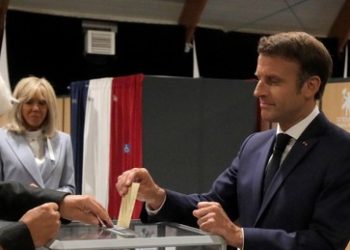 Absolute Mehrheit verfehlt: Macron-Lager blamiert sich bei Parlamentswahl in Frankreich