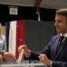 Absolute Mehrheit verfehlt: Macron-Lager blamiert sich bei Parlamentswahl in Frankreich