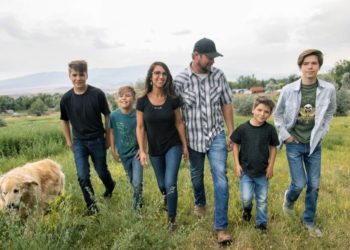 BREAKING: Rep. Lauren Boebert ergreift rechtliche Schritte, nachdem sie die amerikanischen Muckrakers PAC angewidert hat, nachdem sie sie als ehemalige Prostituierte verleumdet und diffamiert haben