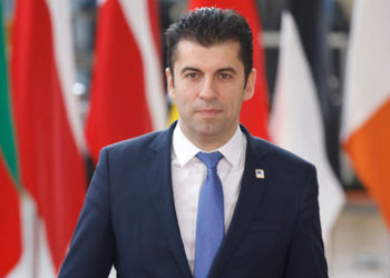 Bulgarien: Pro-NATO-Regierung durch Misstrauensvotum gestürzt – Premier beschuldigt Mafia und Moskau