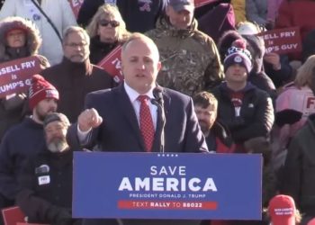 DEN REIS BRATEN: Der von Trump unterstützte Russell Fry besiegt den für die Amtsenthebung befürworteten RINO Tom Rice in der Grundschule in South Carolina