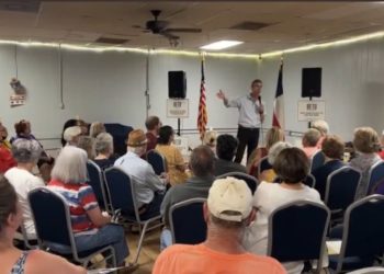 Der Gouverneurskandidat der Demokraten von Texas, Beto O’Rourke, fordert die Beschlagnahme von Waffen im kommunistischen Stil (VIDEO)