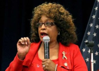 Die in Ungnade gefallene Demokratin Corrine Brown kandidiert erneut für ein Amt, nachdem sie wegen Betrugs im Gefängnis gesessen hat