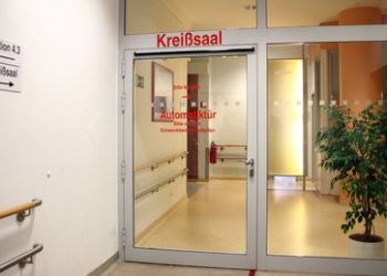 Folge der Impfung? Drastischer Geburtenrückgang in Deutschland