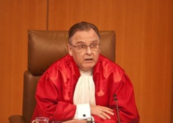 Für "rote Linien": Früherer Verfassungsrichter Hans-Jürgen Papier kritisiert die Bundesregierung