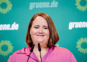 Grünen-Chefin Lang: "Sonne und Wind schützen so am Ende sogar unsere Demokratie"