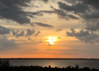 Happy Flag Day, meine Mutter ist heute gestorben und eine Familienverbindung